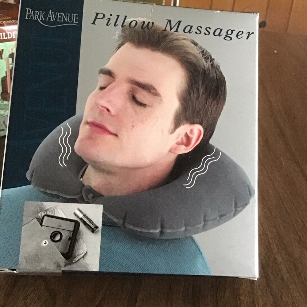 Avenue Gray Pillow Massager
